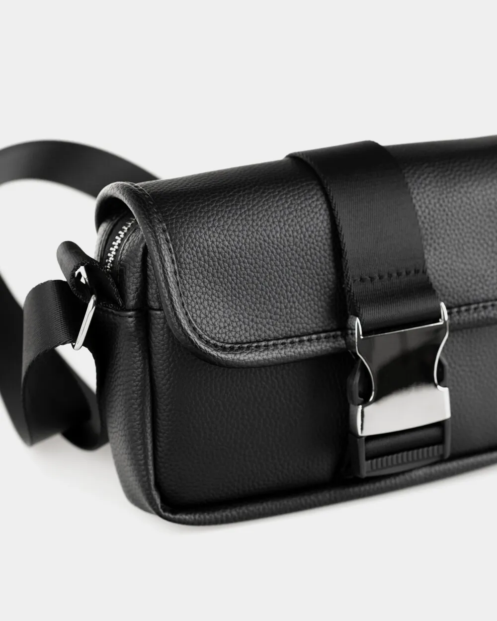 "CLASSIC BAG" екошкіра, чорна