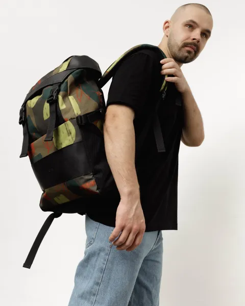 "TRAVELER" принт отем