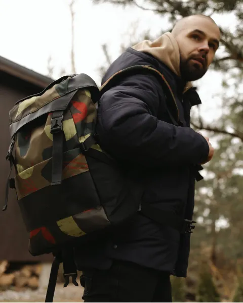 "TRAVELER" принт отем