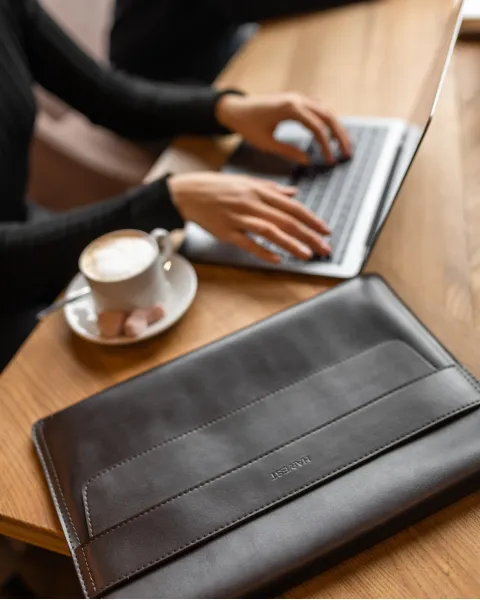"LAPTOP CASE" коричневий