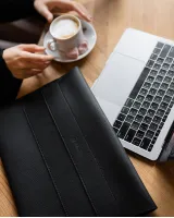 "LAPTOP CASE" матовий, чорний
