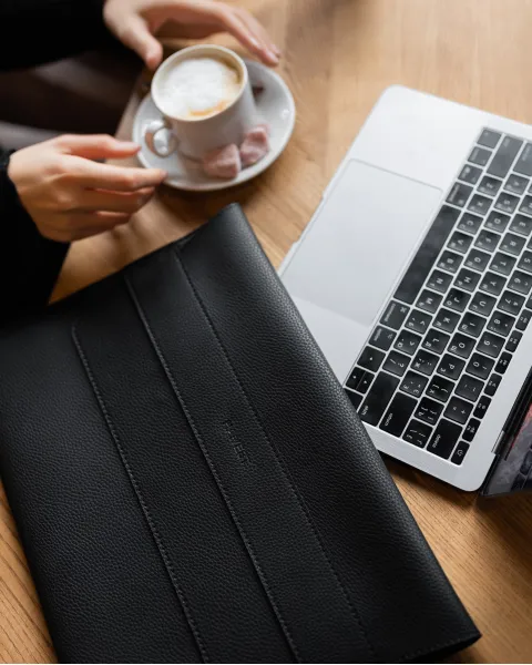 "LAPTOP CASE" матовий, чорний