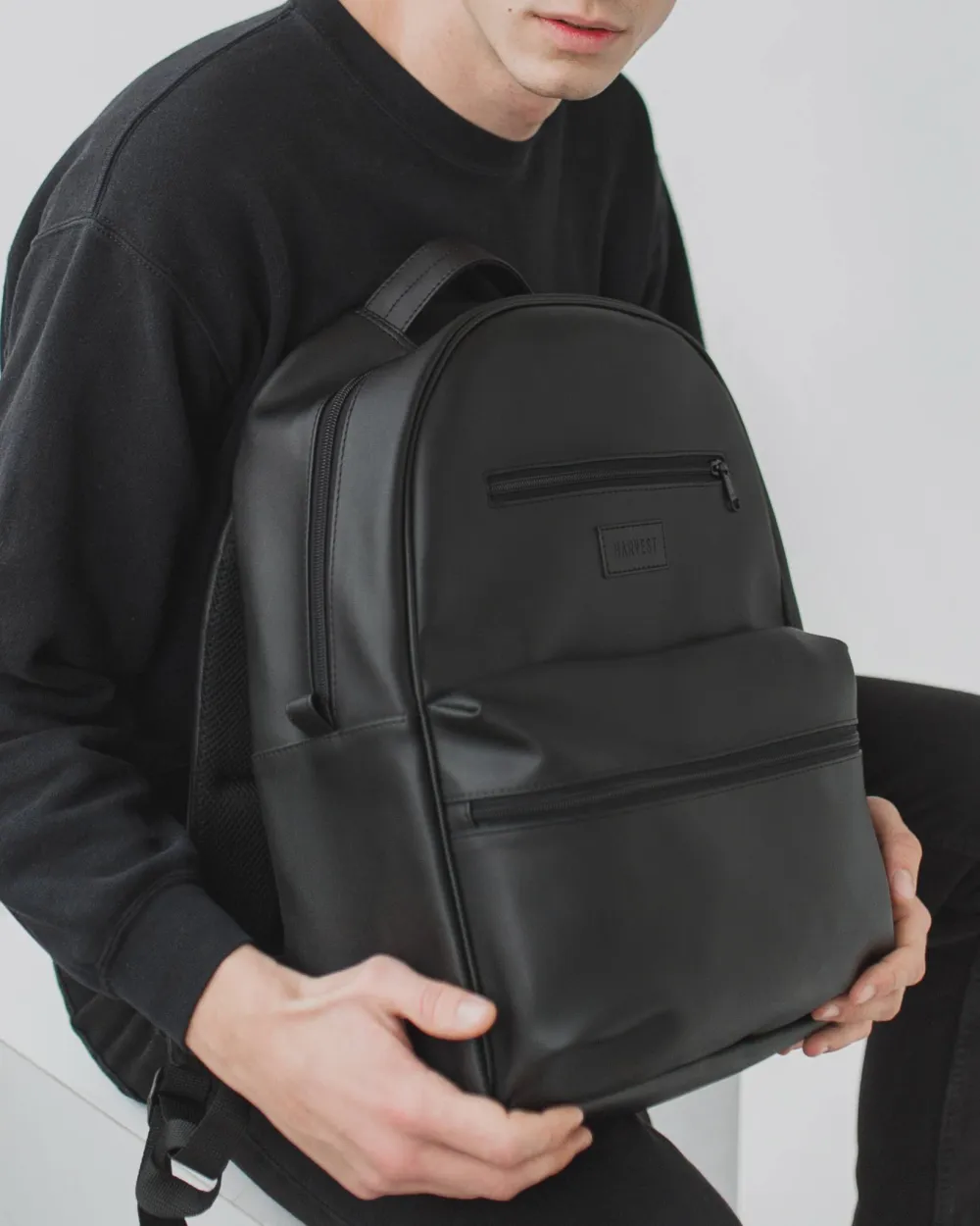 "TIPOLEATHER " глянцевий, чорний